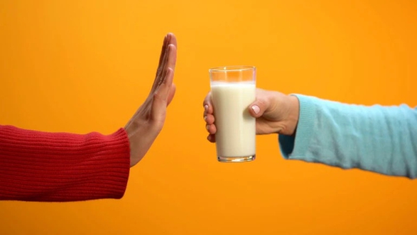 Disadvantages of Drinking Milk on an Empty Stomach in the Morning